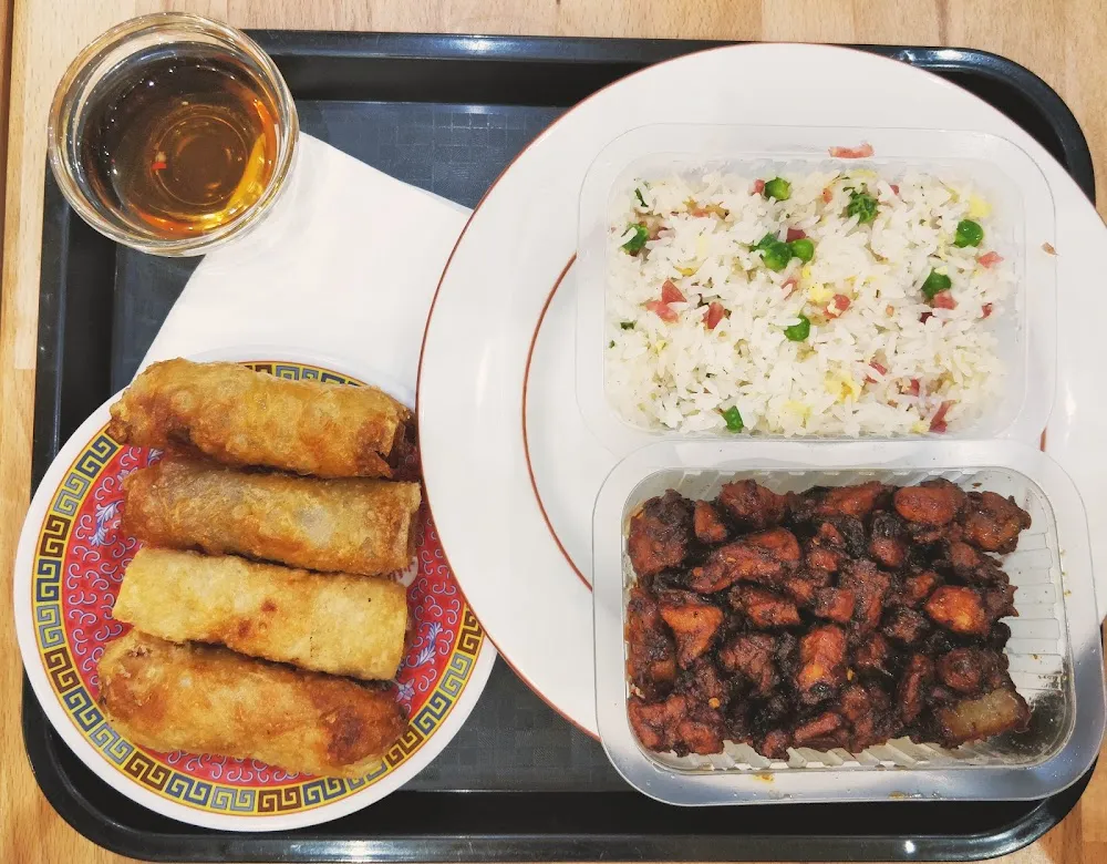 Nems Poulet Épicé Riz Cantonais