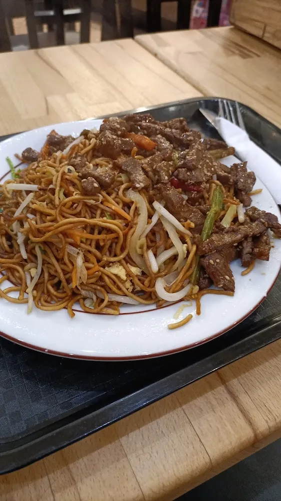 Nouilles Et B Piquant Œuf